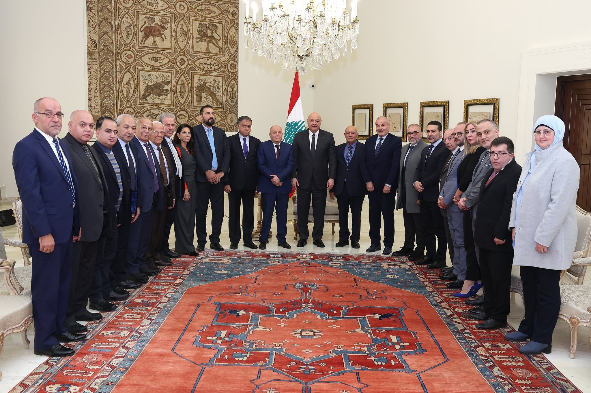 عون: إعادة نظر برواتب القطاع العام قريبًا